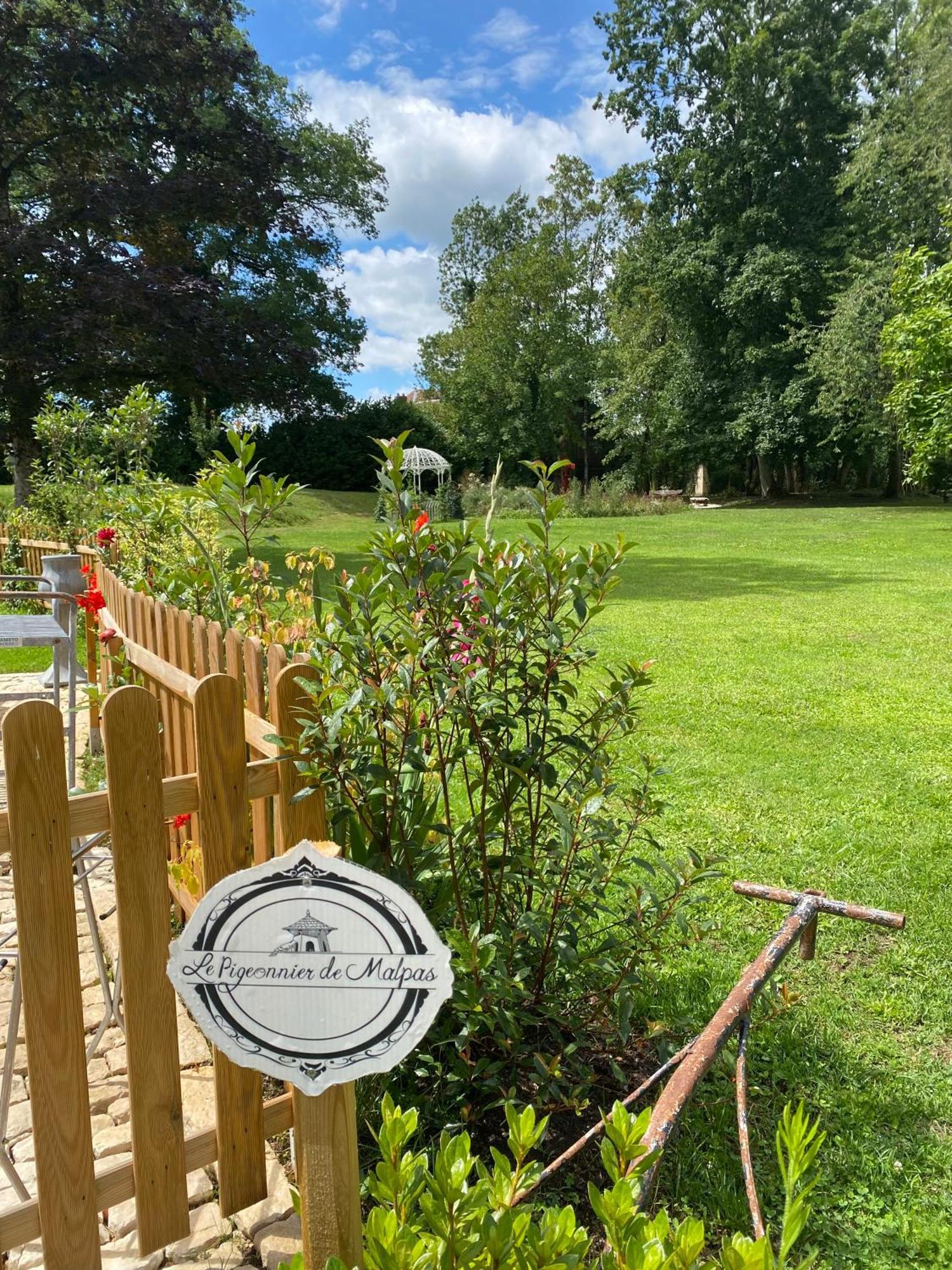 Bed and Breakfast Le Colombier De Malpas Quingey Exterior foto